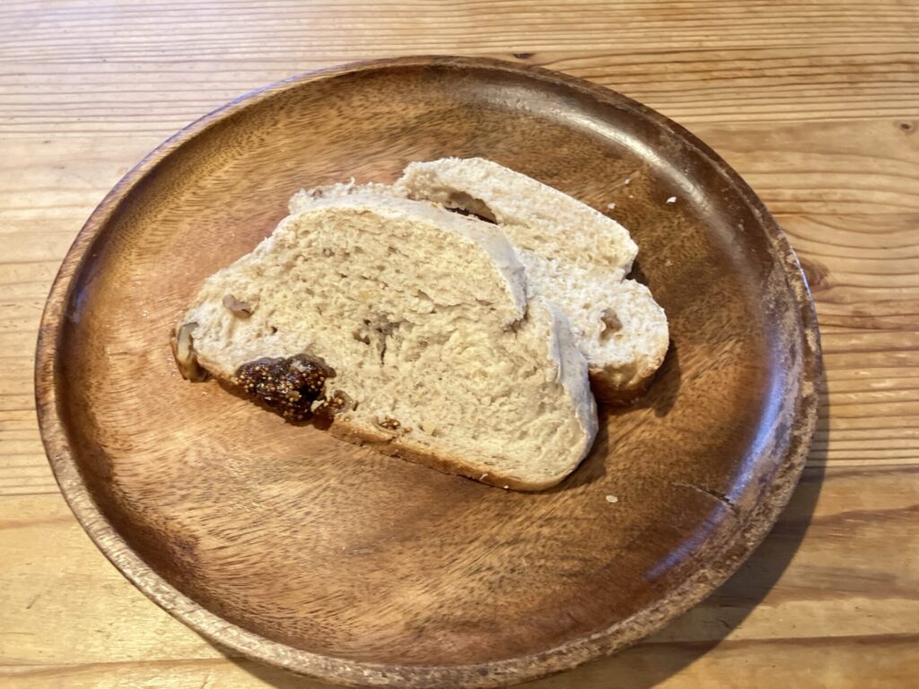 いちじくとくるみの全粒粉パン