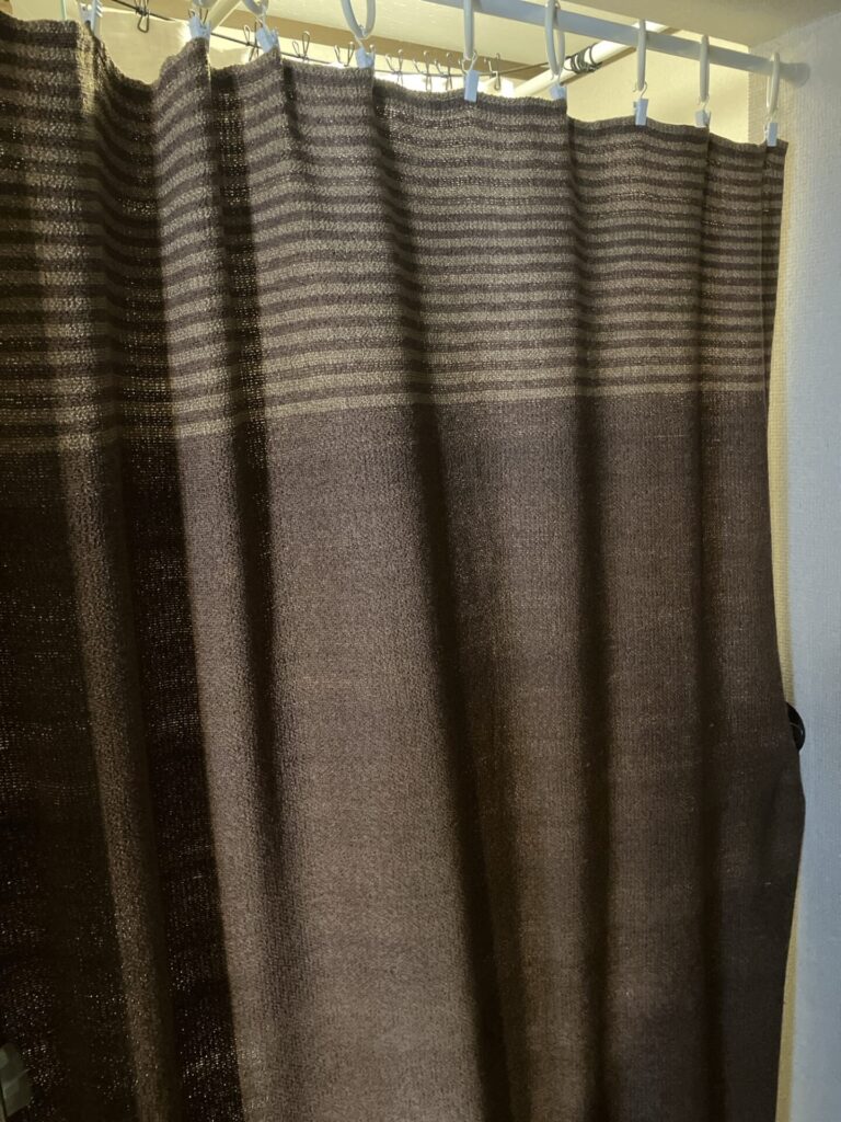 洗面所と廊下の仕切り